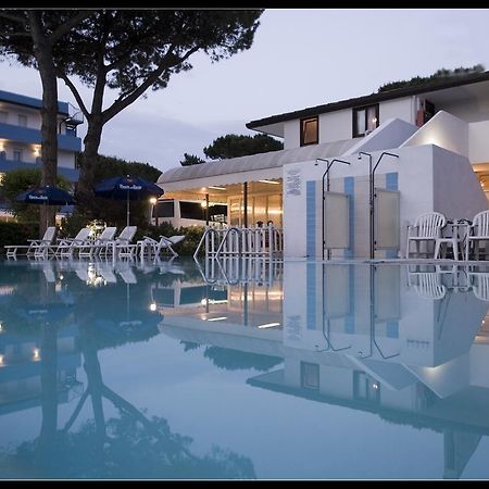 Hotel Rosa Dei Venti Lignano Sabbiadoro Exterior photo
