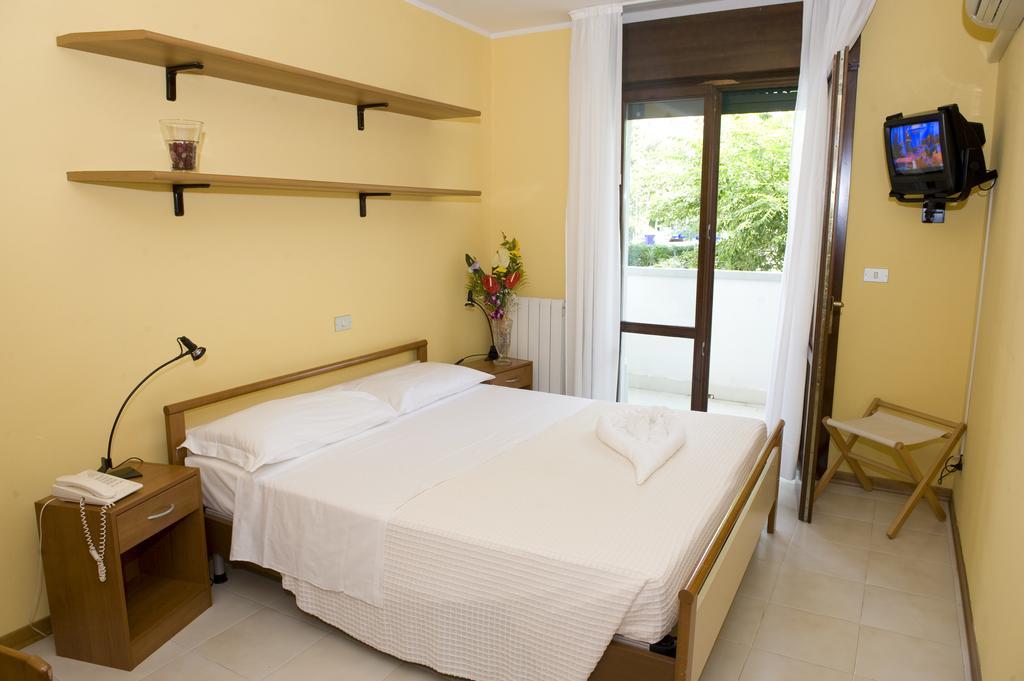 Hotel Rosa Dei Venti Lignano Sabbiadoro Room photo