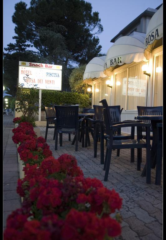 Hotel Rosa Dei Venti Lignano Sabbiadoro Exterior photo