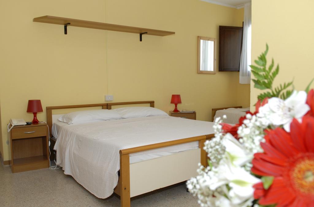 Hotel Rosa Dei Venti Lignano Sabbiadoro Room photo