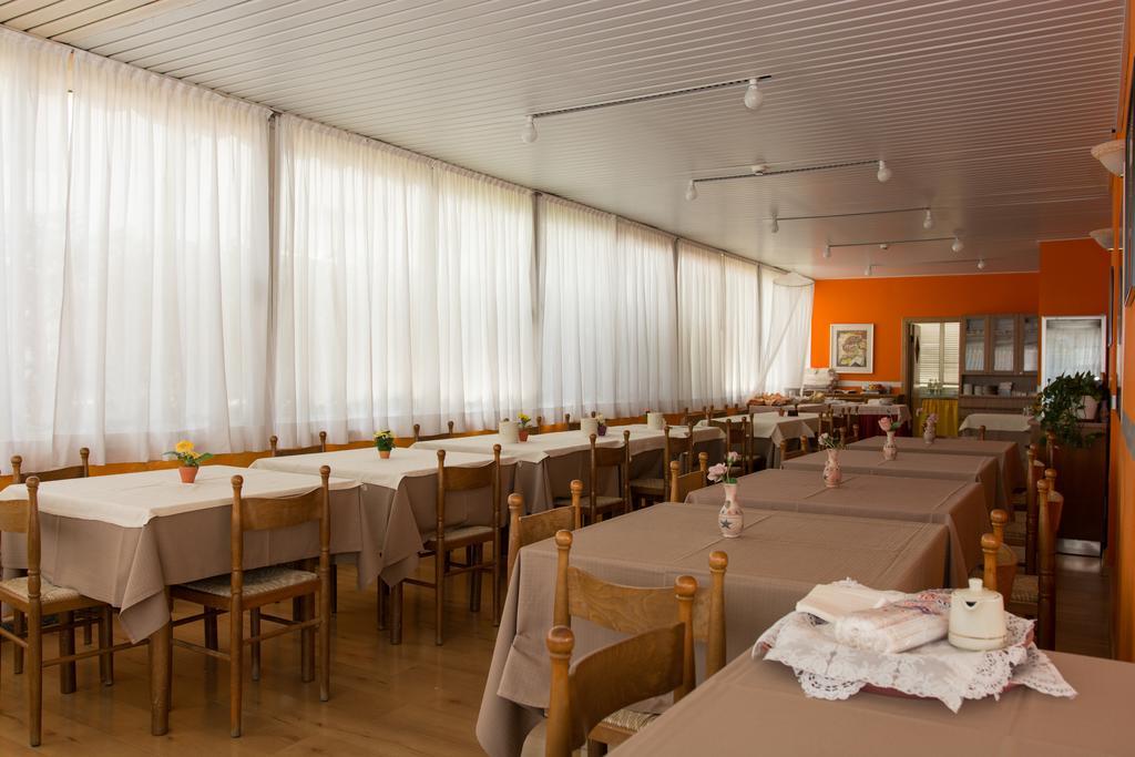 Hotel Rosa Dei Venti Lignano Sabbiadoro Exterior photo